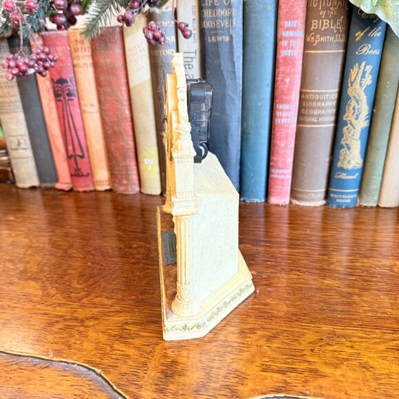 Vintage 3D Last Supper Clock that Works - Picture 12 of 14